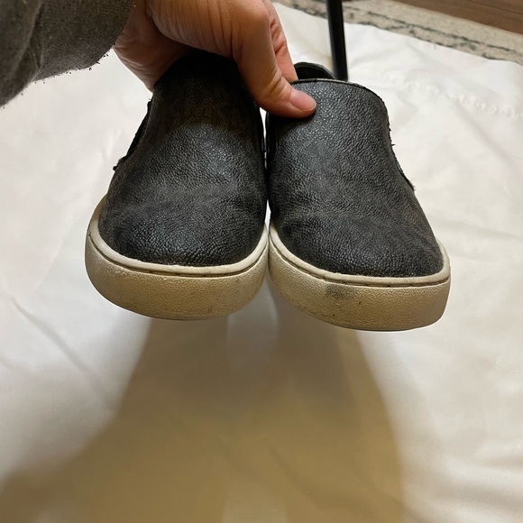 Michael Kors size 6 black slip on shoes - Picture 3 of 8